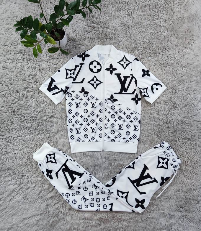Louis Vuitton Tracksuit Wmns ID:20261003-135